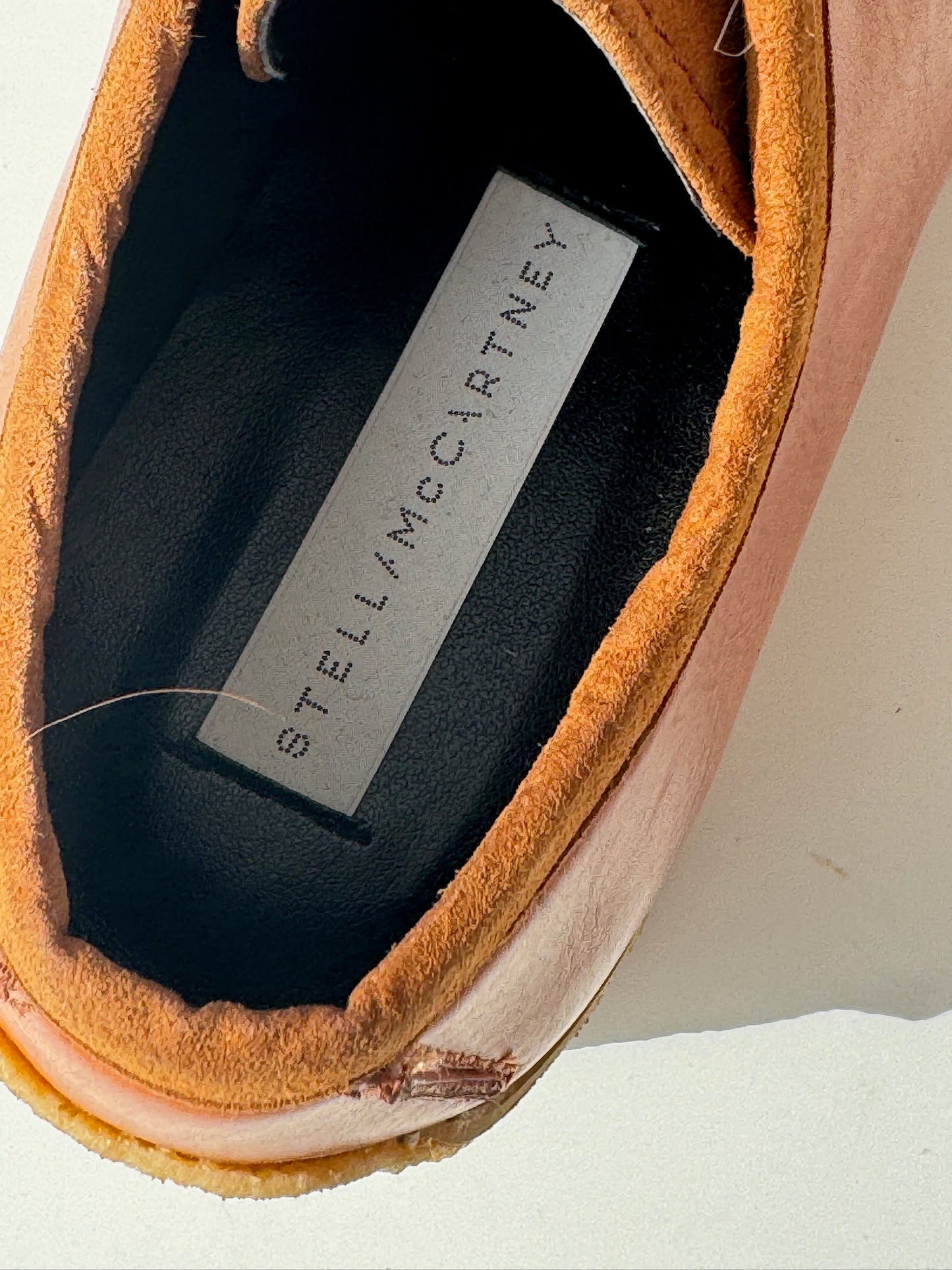 Zapato marrón con cordones de @StellaMcCartney