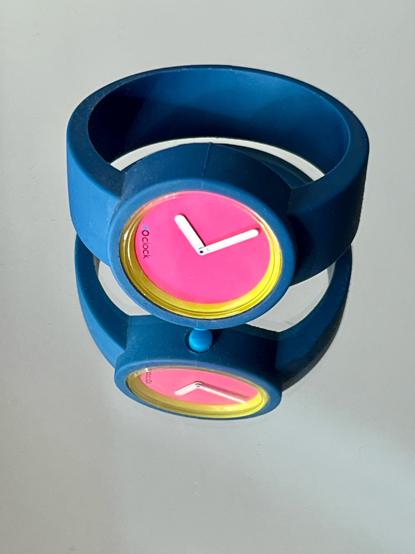 Reloj azul de @o'clock