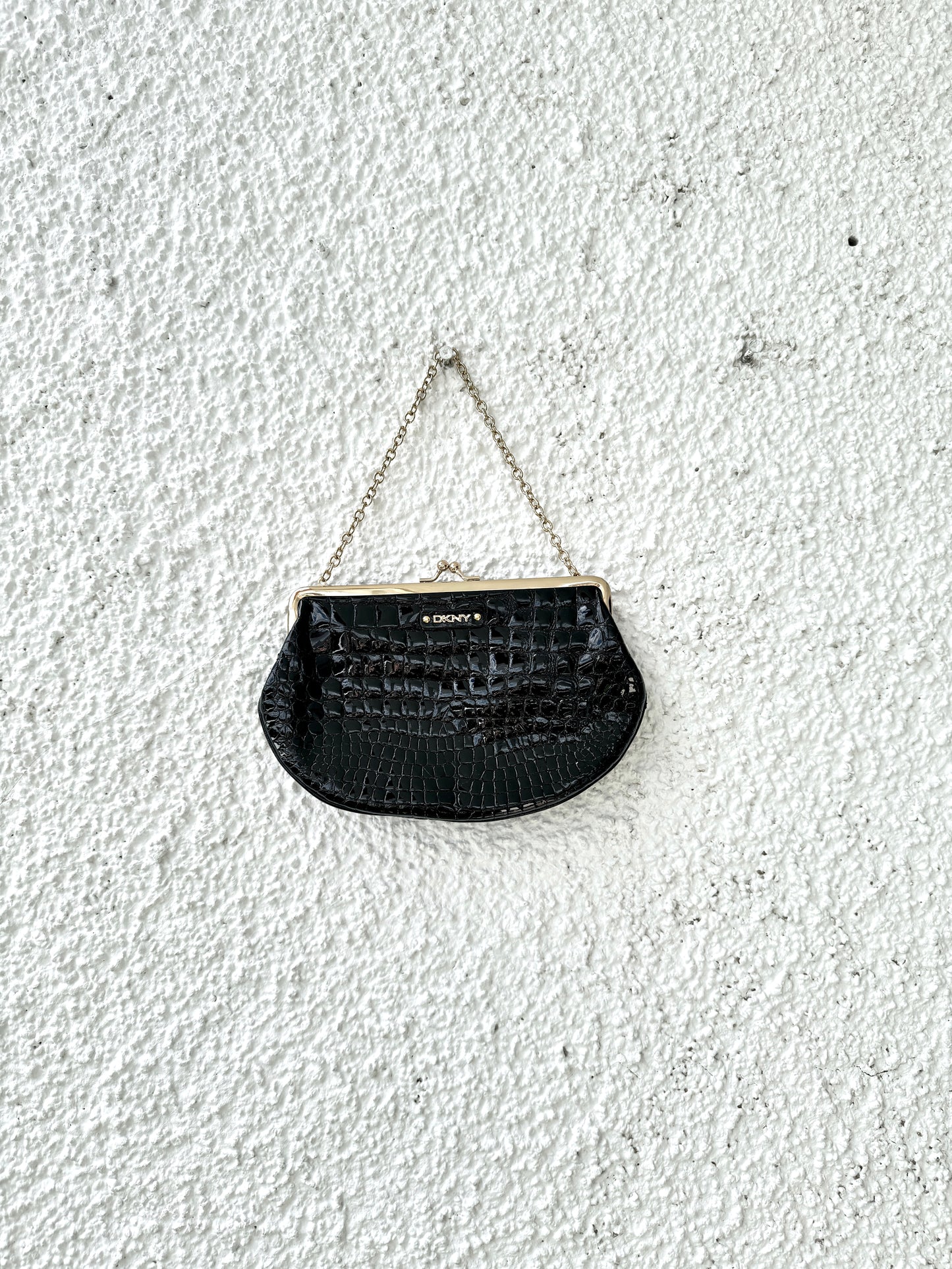 Bolso pequeño negro de @DKNY