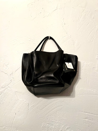 Bolso negro de @massimodutti