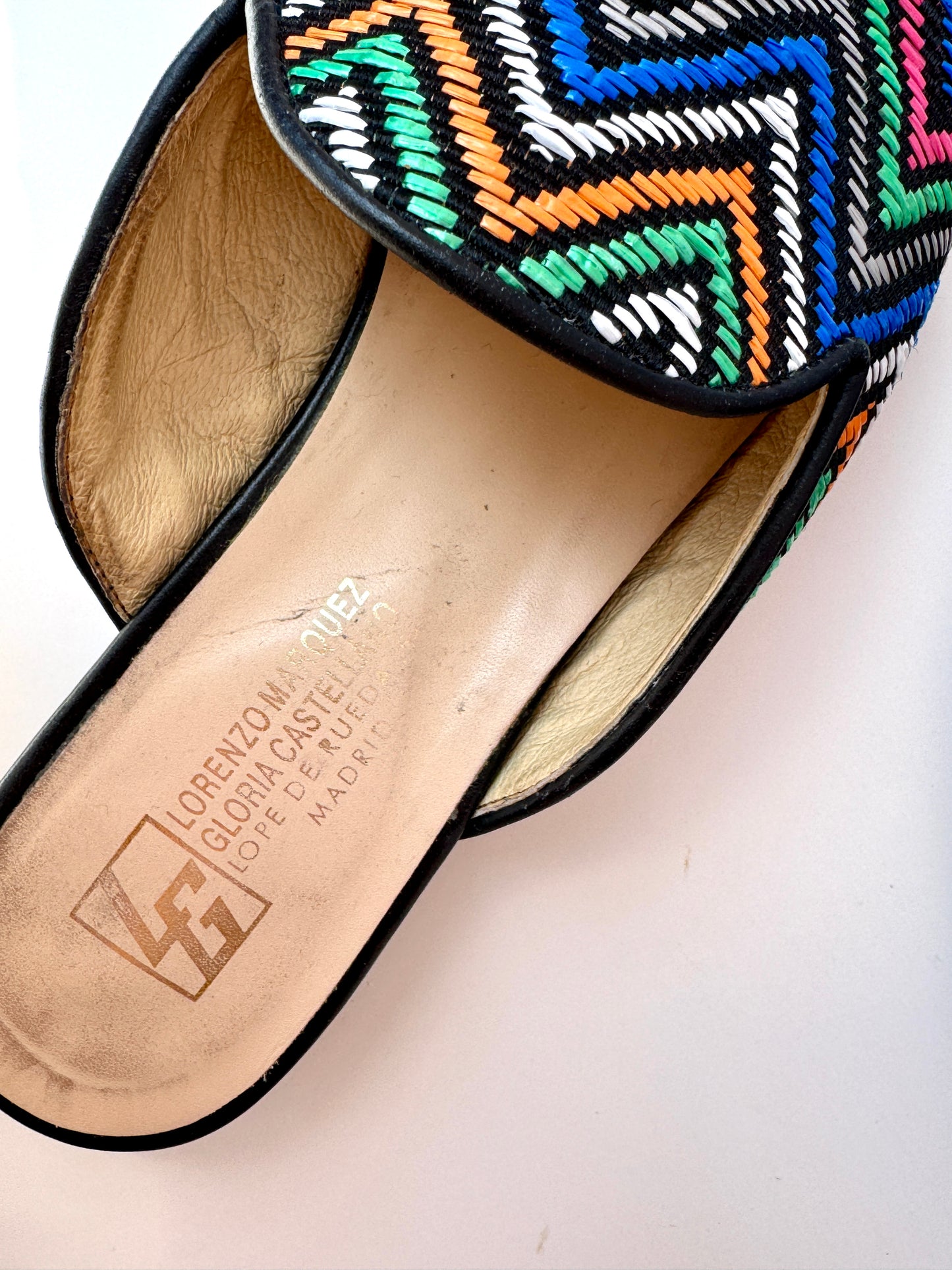 Sandalias multicolor planas de @lorenzomárquezgloriacastellano