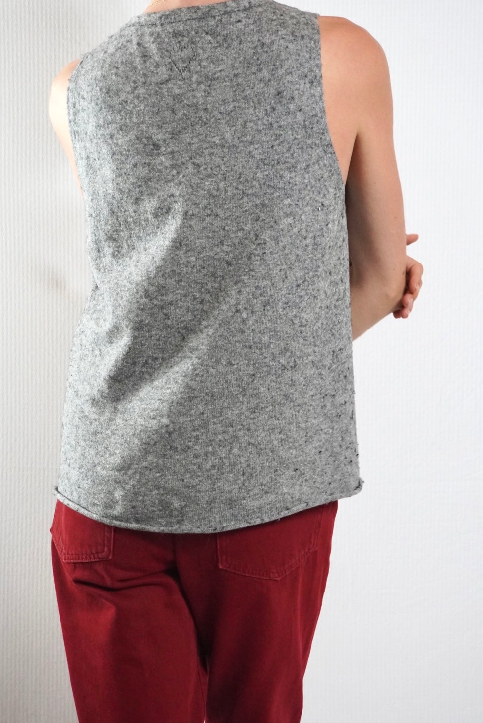 Camiseta gris de @eseOese