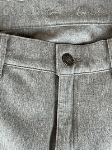 Pantalón gris de @escada