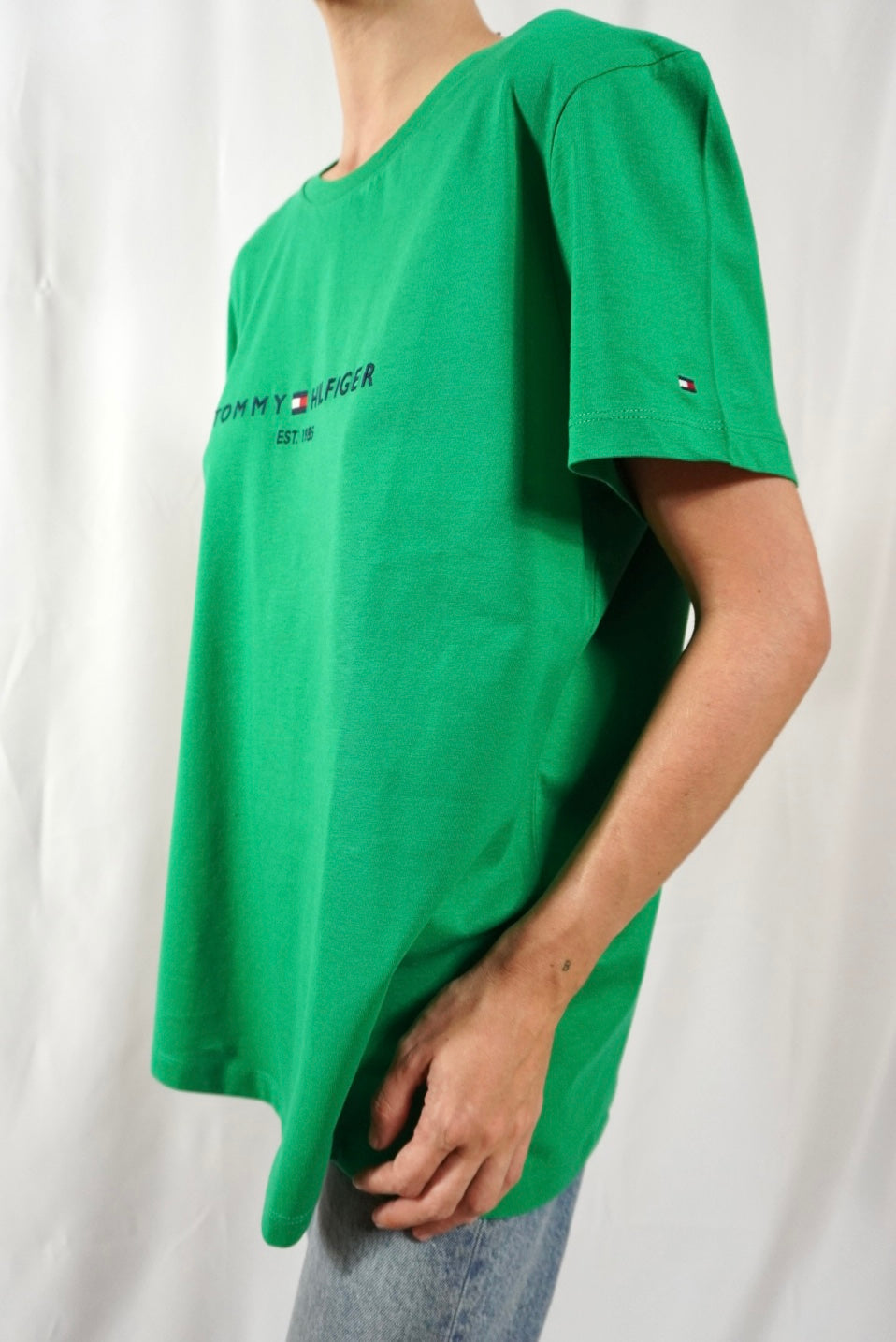 Camiseta verde manga corta de @tommyhilfiger