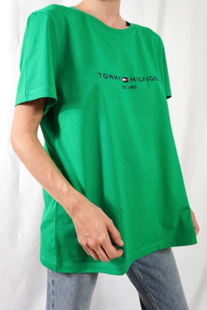 Camiseta verde manga corta de @tommyhilfiger