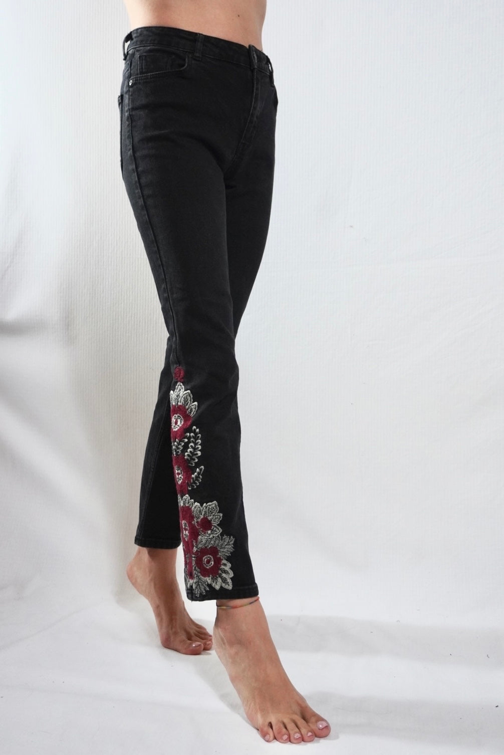 Pantalón con rosas de @mango